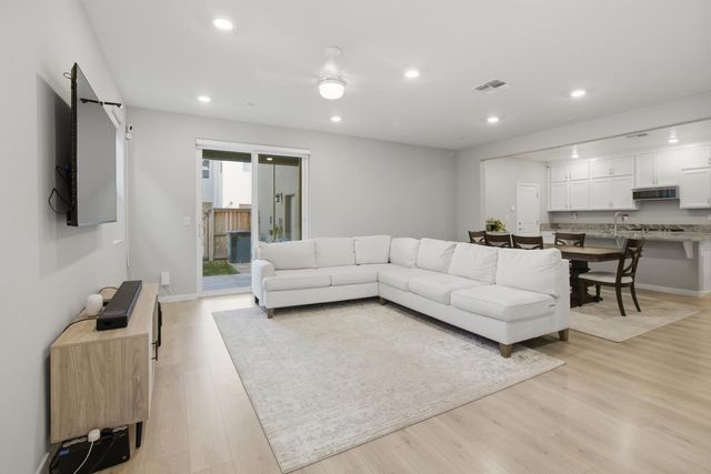 2908 Blue Teal Walk, Sacramento, CA 95833