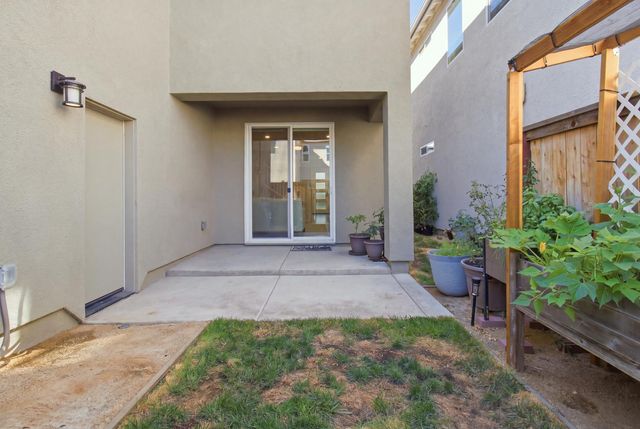 2908 Blue Teal Walk, Sacramento, CA 95833