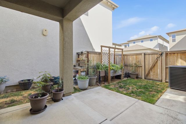 2908 Blue Teal Walk, Sacramento, CA 95833