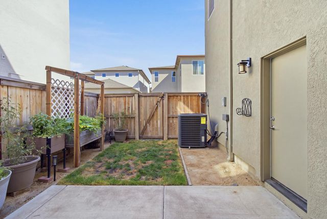 2908 Blue Teal Walk, Sacramento, CA 95833