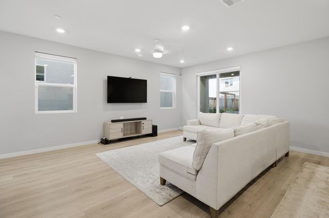 2908 Blue Teal Walk, Sacramento, CA 95833