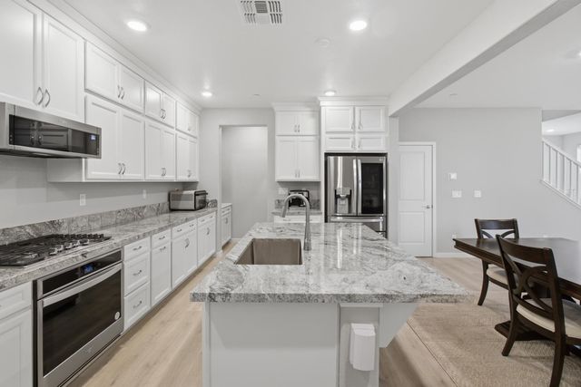 2908 Blue Teal Walk, Sacramento, CA 95833
