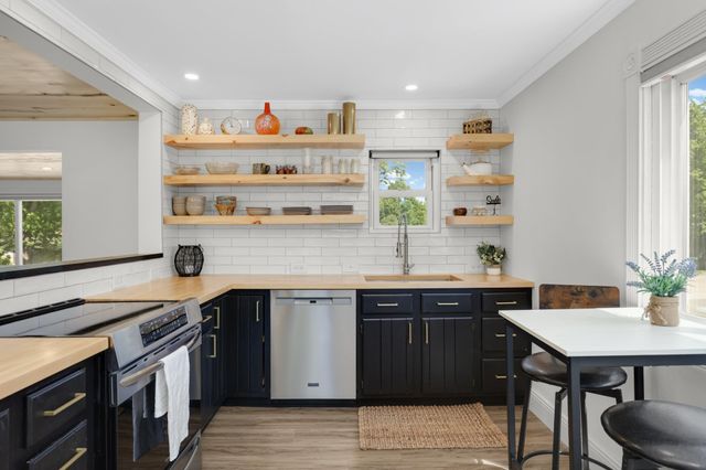 2618 South Avenue E, North Saint Paul, MN 55109
