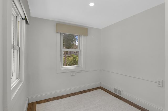 2618 South Avenue E, North Saint Paul, MN 55109