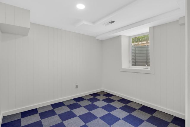 2618 South Avenue E, North Saint Paul, MN 55109
