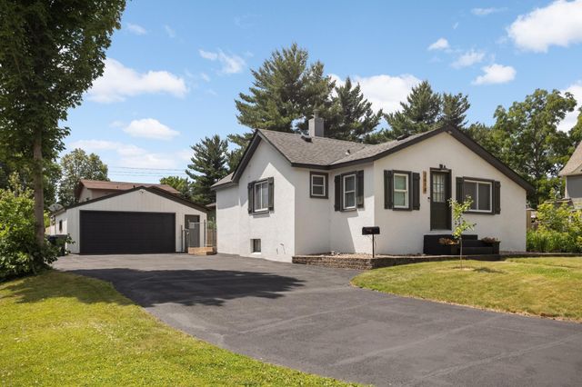 2618 South Avenue E, North Saint Paul, MN 55109
