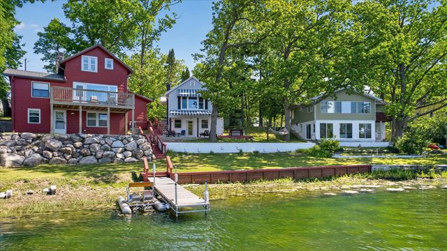 171 N Rock Lake Drive, Vestaburg, MI 48891