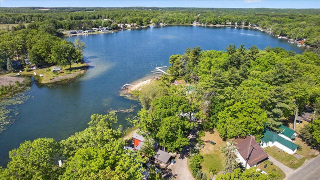 171 N Rock Lake Drive, Vestaburg, MI 48891