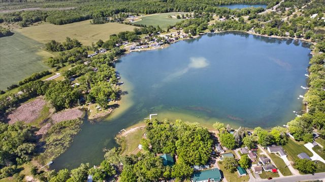 171 N Rock Lake Drive, Vestaburg, MI 48891