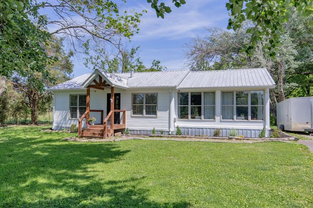 2976 Shrum Cemetery Rd, Westmoreland, TN 37186