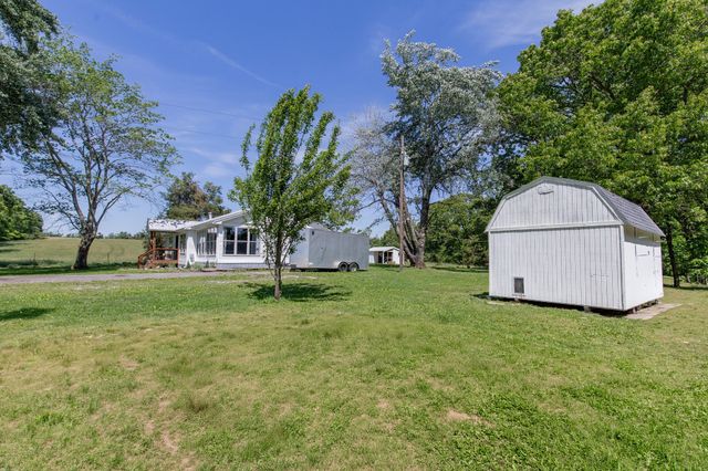 2976 Shrum Cemetery Rd, Westmoreland, TN 37186