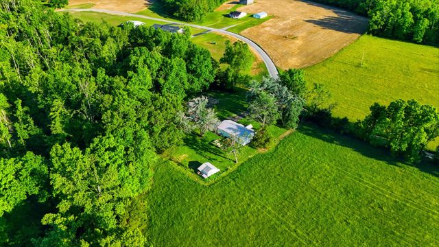2976 Shrum Cemetery Rd, Westmoreland, TN 37186