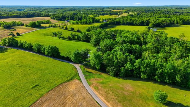 2976 Shrum Cemetery Rd, Westmoreland, TN 37186