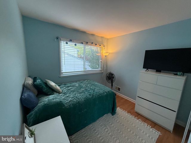6820 VANTAGE DR, Alexandria, VA 22306