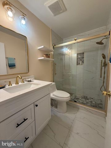 6820 VANTAGE DR, Alexandria, VA 22306
