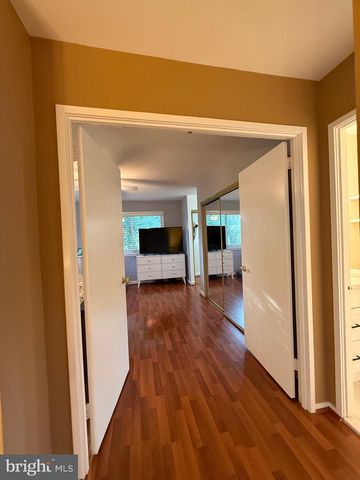 6820 VANTAGE DR, Alexandria, VA 22306