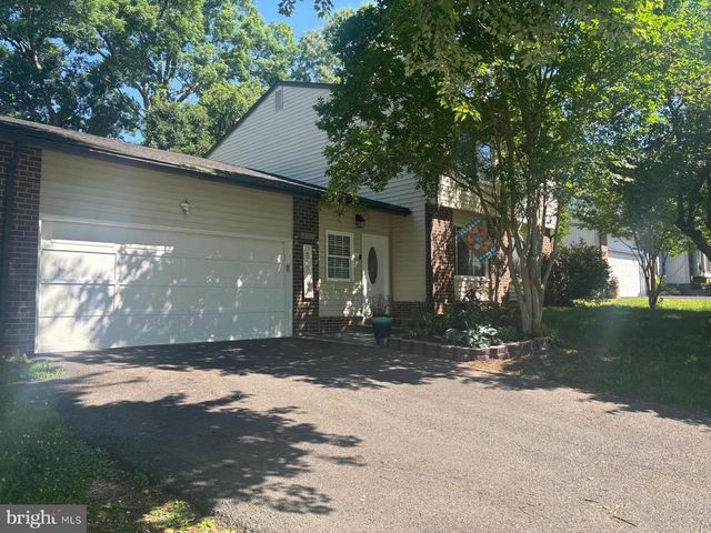 6820 VANTAGE DR, Alexandria, VA 22306