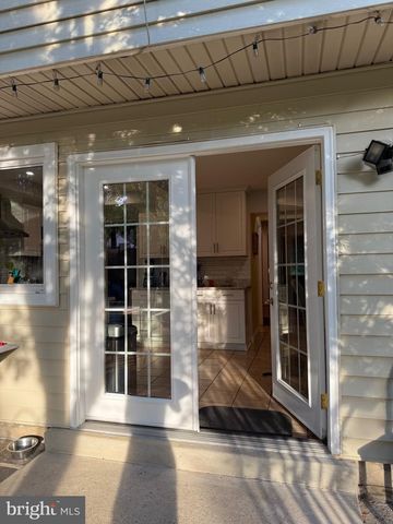 6820 VANTAGE DR, Alexandria, VA 22306
