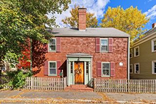 8 Upham St, Salem, MA 01970