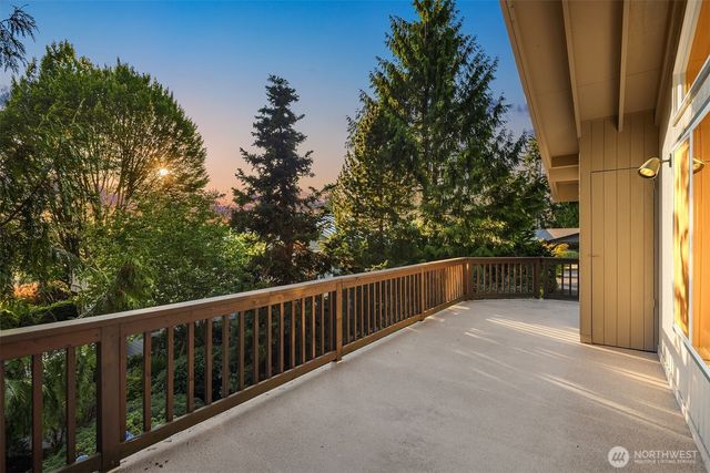 7016 165th Place SW, Edmonds, WA 98026
