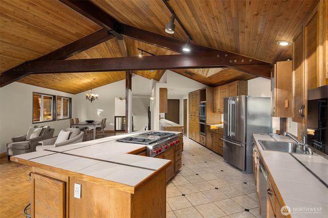 7016 165th Place SW, Edmonds, WA 98026