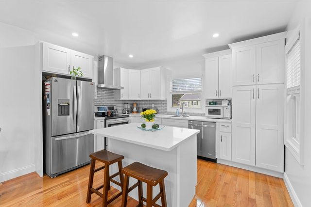 35 Huntington St, Brockton, MA 02301