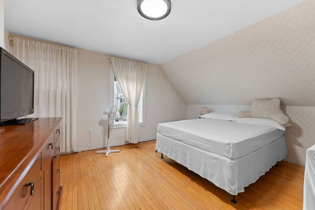 35 Huntington St, Brockton, MA 02301