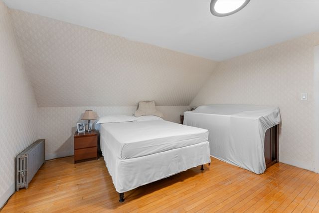 35 Huntington St, Brockton, MA 02301