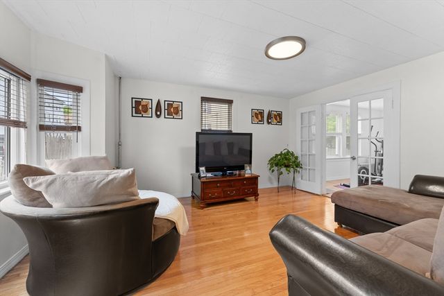 35 Huntington St, Brockton, MA 02301