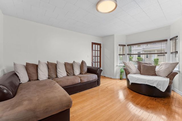 35 Huntington St, Brockton, MA 02301