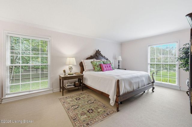 1705 Cold Springs Rd, Anchorage, KY 40223