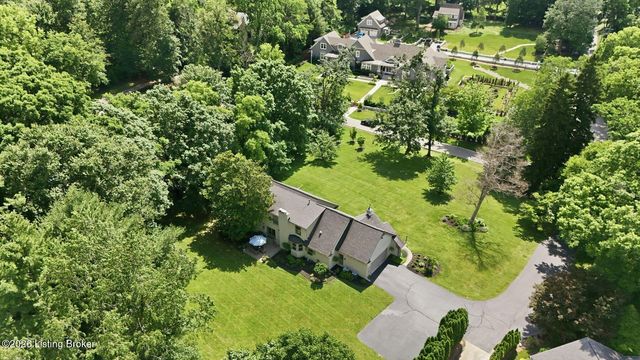 1705 Cold Springs Rd, Anchorage, KY 40223