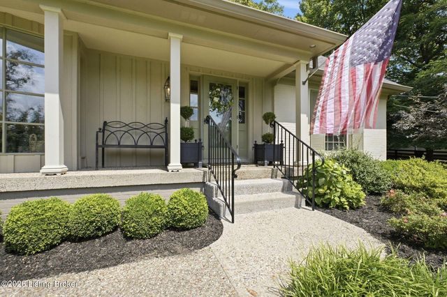 1705 Cold Springs Rd, Anchorage, KY 40223