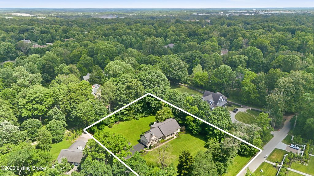 1705 Cold Springs Rd, Anchorage, KY 40223
