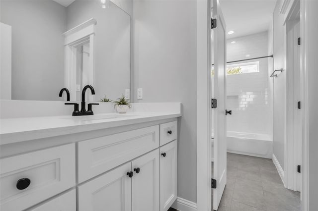 800 Walton Street, Houston, TX 77009