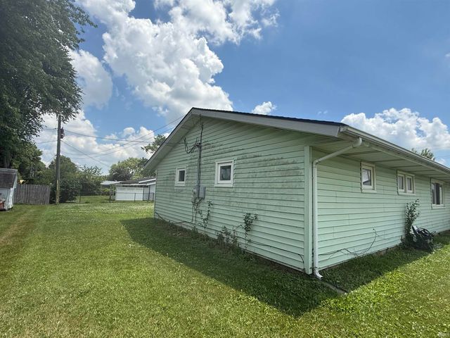 100 Ivy Lane, Hartford City, IN 47348