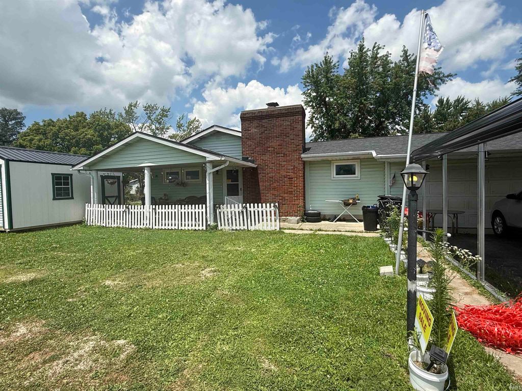 100 Ivy Lane, Hartford City, IN 47348