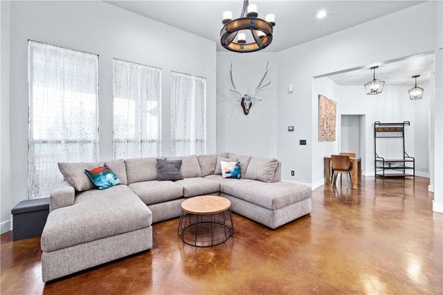 509 Kaanapali LN, Bastrop, TX 78602