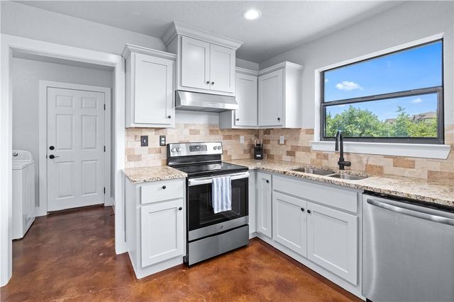 509 Kaanapali LN, Bastrop, TX 78602
