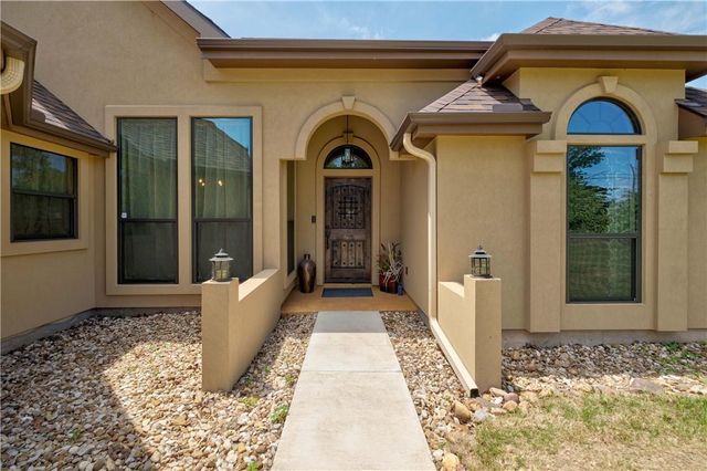 509 Kaanapali LN, Bastrop, TX 78602