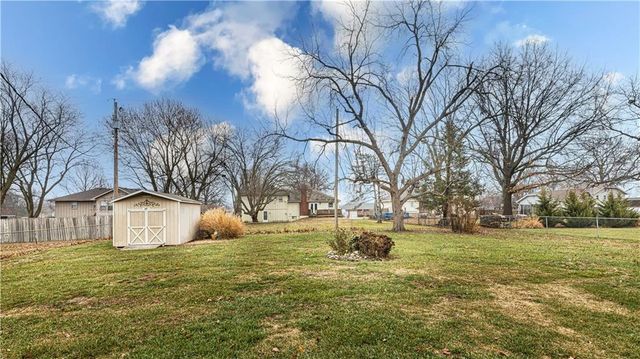 315 N Woodson Drive, Raymore, MO 64083