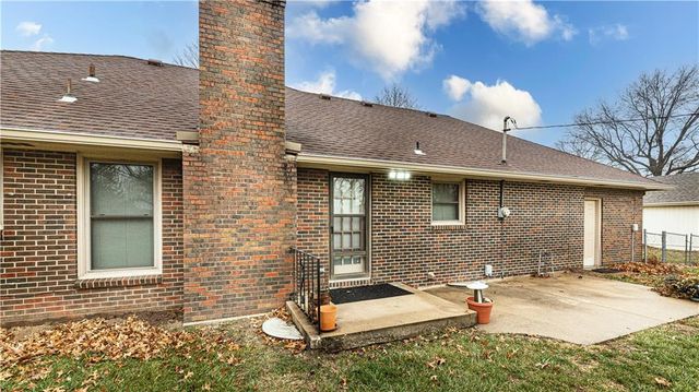 315 N Woodson Drive, Raymore, MO 64083