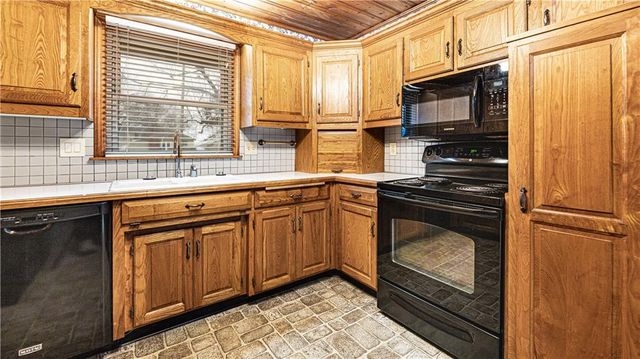 315 N Woodson Drive, Raymore, MO 64083