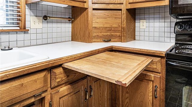 315 N Woodson Drive, Raymore, MO 64083