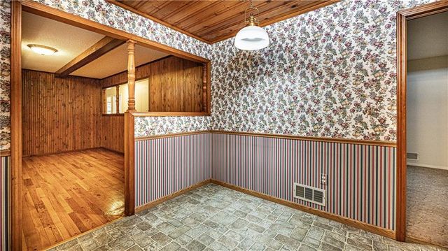 315 N Woodson Drive, Raymore, MO 64083