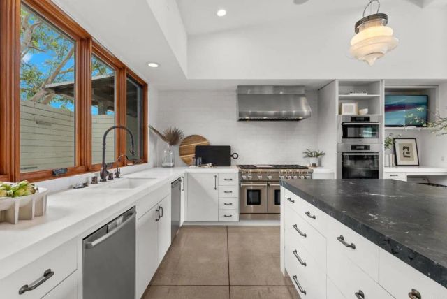 1866 Sheridan Road, Encinitas, CA 92024