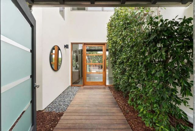 1866 Sheridan Road, Encinitas, CA 92024