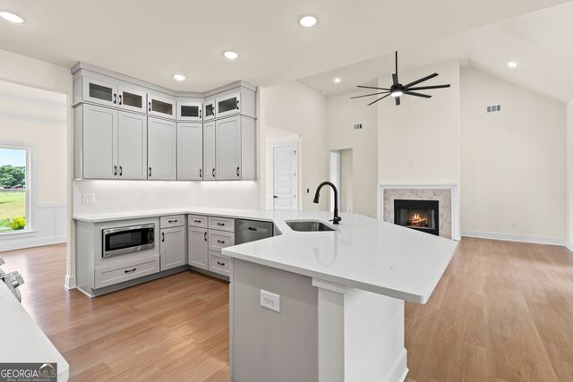 135 Oak Terrace Drive, Baldwin, GA 30511