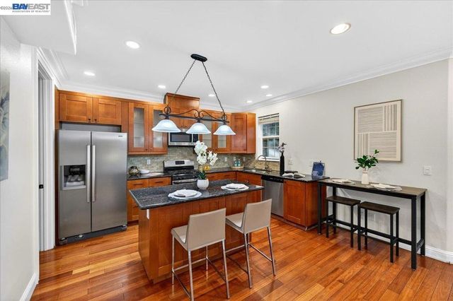 725 W Hacienda AVE, Campbell, CA 95008