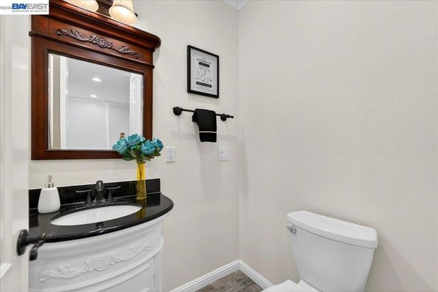 725 W Hacienda AVE, Campbell, CA 95008
